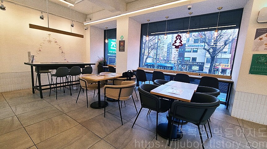 리얼디-내부-인테리어