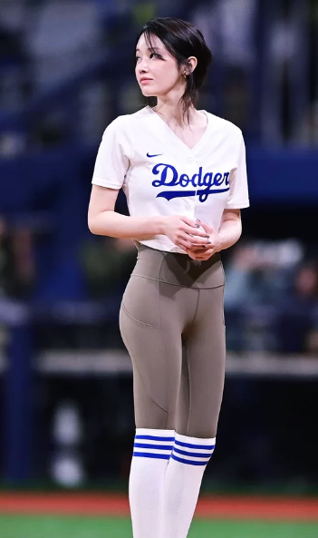 전종서 레깅스