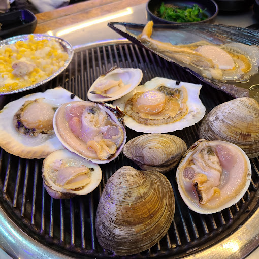 제부도 바다앞 조개구이 '소라횟집'