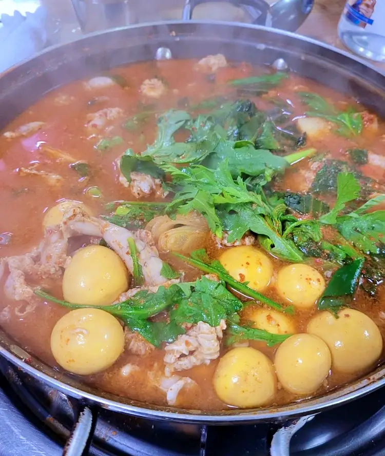 생방송 오늘아침 떴다 고여사 인천의 명물이라는 얼큰하고 고소한 마성의 소주 안주 닭알탕 인천 동구 맛집 위치 어디 추천 다시보기 오늘방송 정보