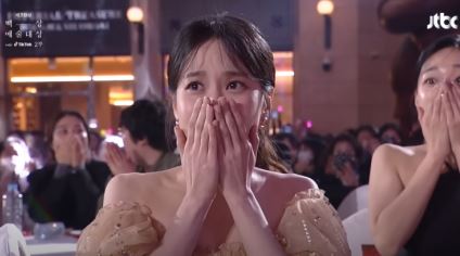 백상예술대상에서 대상을 수상한 배우 박은빈