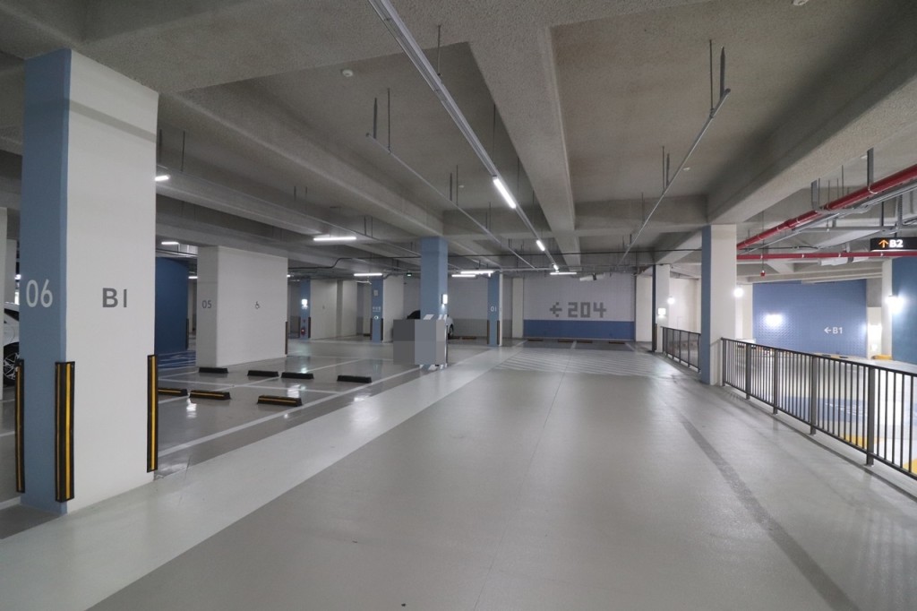 호반써밋목동 지하주차장