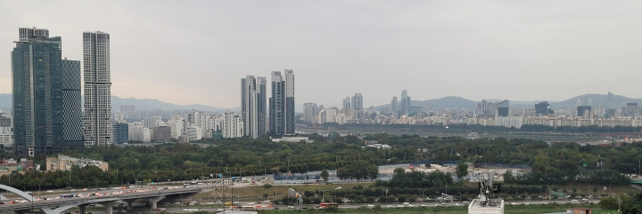 중랑천, 한강, 서울숲이 한눈에 보이는 응봉동의 멋진 뷰_중랑천과 한강이 만나는 응봉동