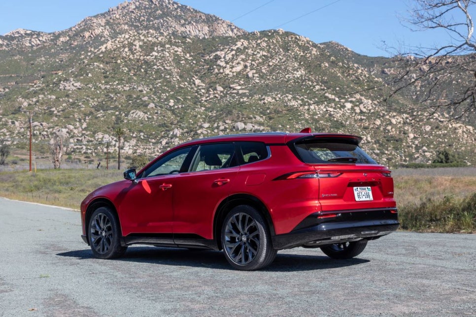 토요타 크라운 SUV 시그니아