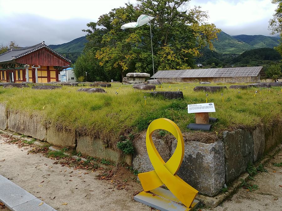 실상사. 실상사가 어떤 사찰인지 잘 보여주는 사진이 아닐까