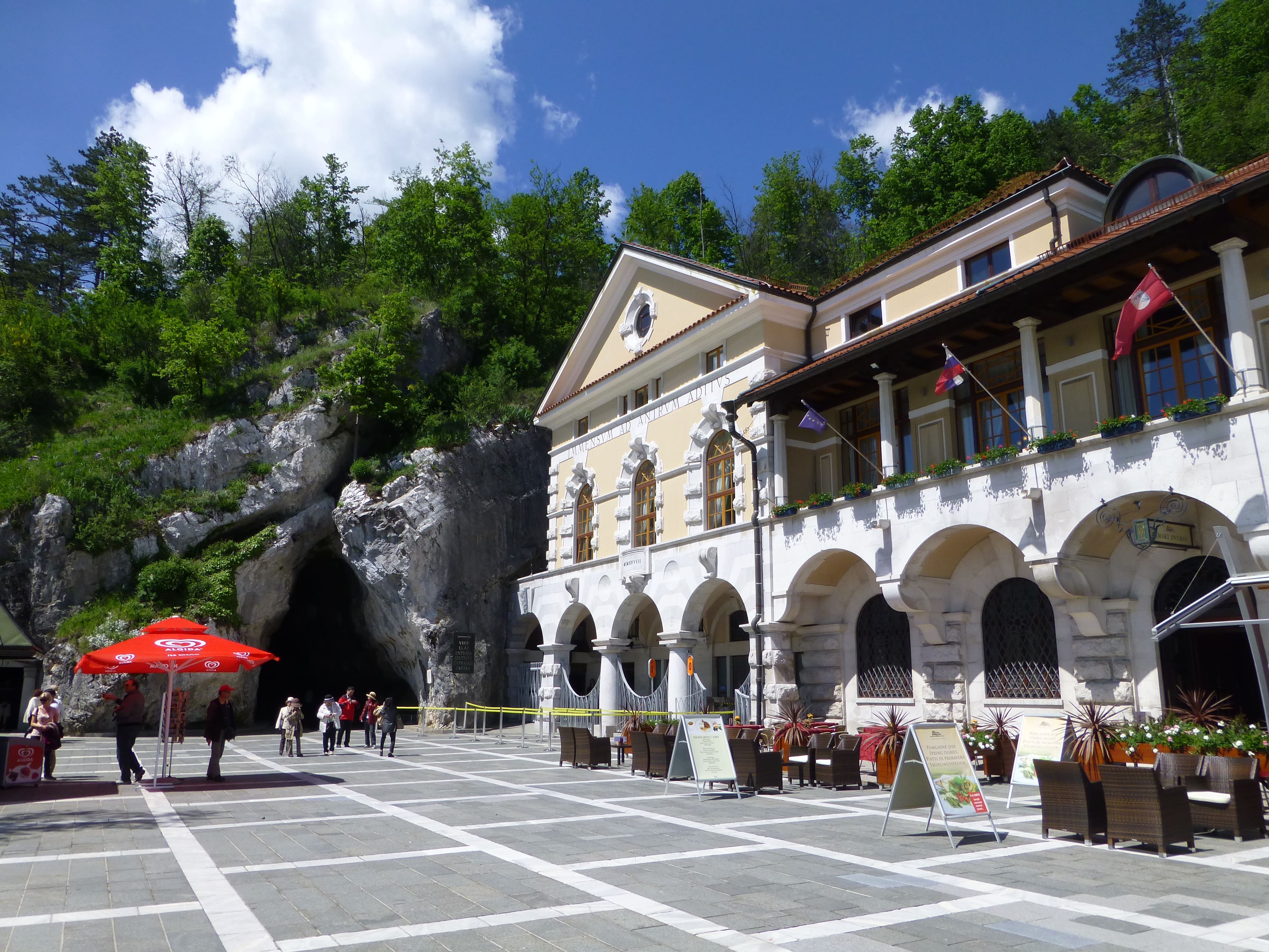 포스토이나 동굴