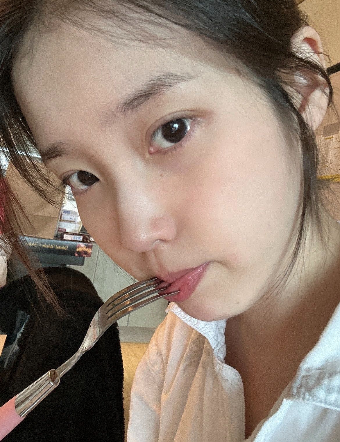 아이유 민낯 쌩얼 사진도 굴욕 없는 미인, 이종석 21세기대군부인 드라마 근황 프로필