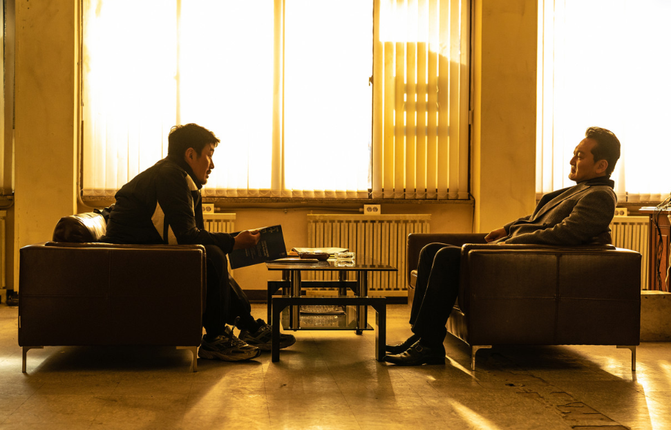 영화 브로큰 창모를 찾아온 민태