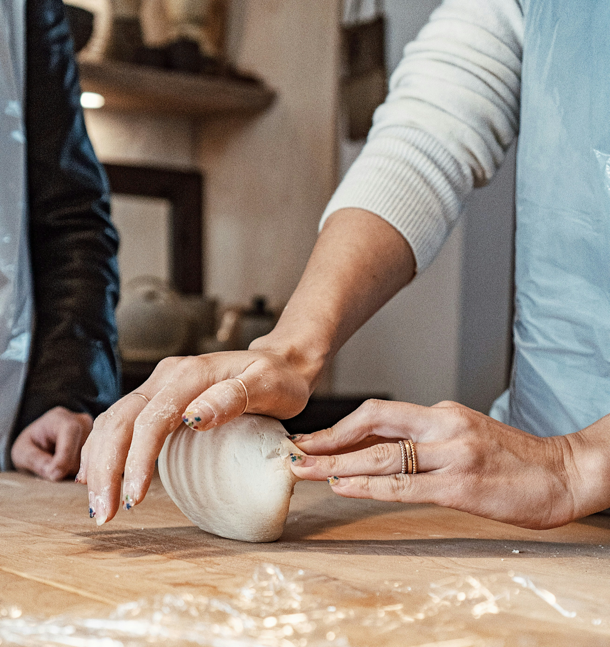요리 클래스를 수강 중인 모습 예시 이미지