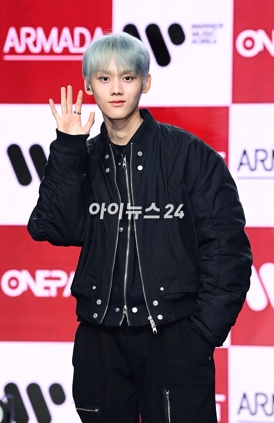 그룹 원팩트가 30일 오후 서울 강남구 청담동 일지아트홀에서 진행된 원팩트 첫 번째 미니 앨범 'Moment' 발매 기념 쇼케이스에 참석하고 있다. [사진=정소희 기자]