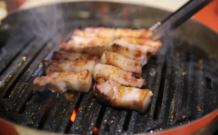 경기도 이천에서 맛보는 최고의 맛! 국내 유일 명품 삼겹살 맛집 추천 생방송투데이 리얼맛집 오늘방송 맛의 승부사