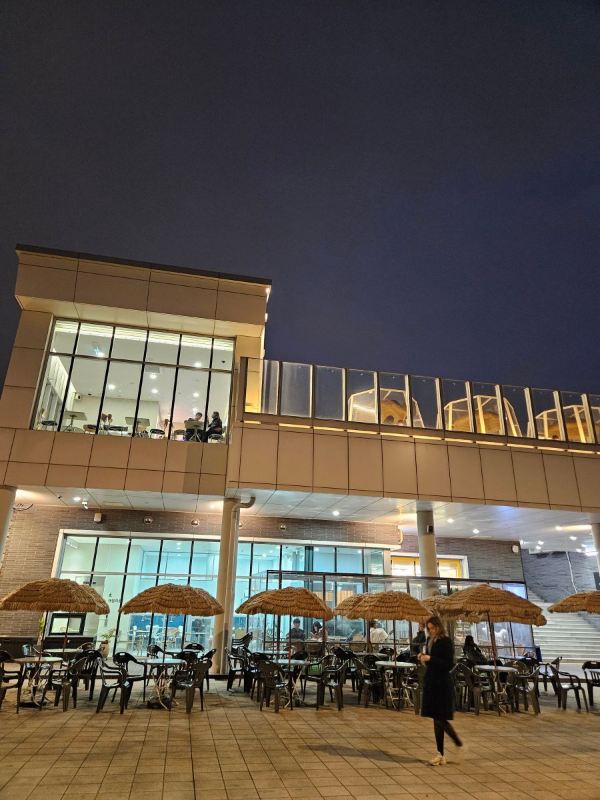 롱비치 카페 전경