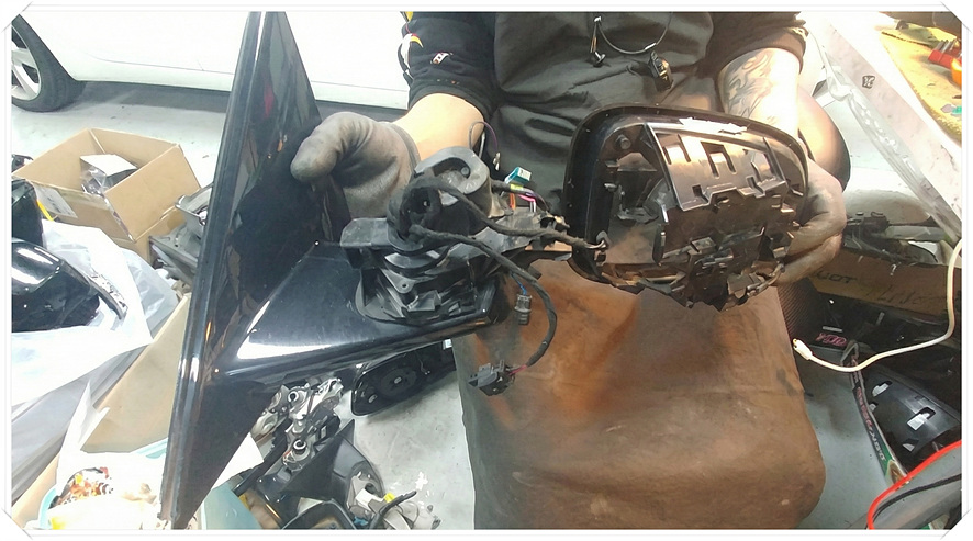 재규어XE 사이드미러 속커버 분리