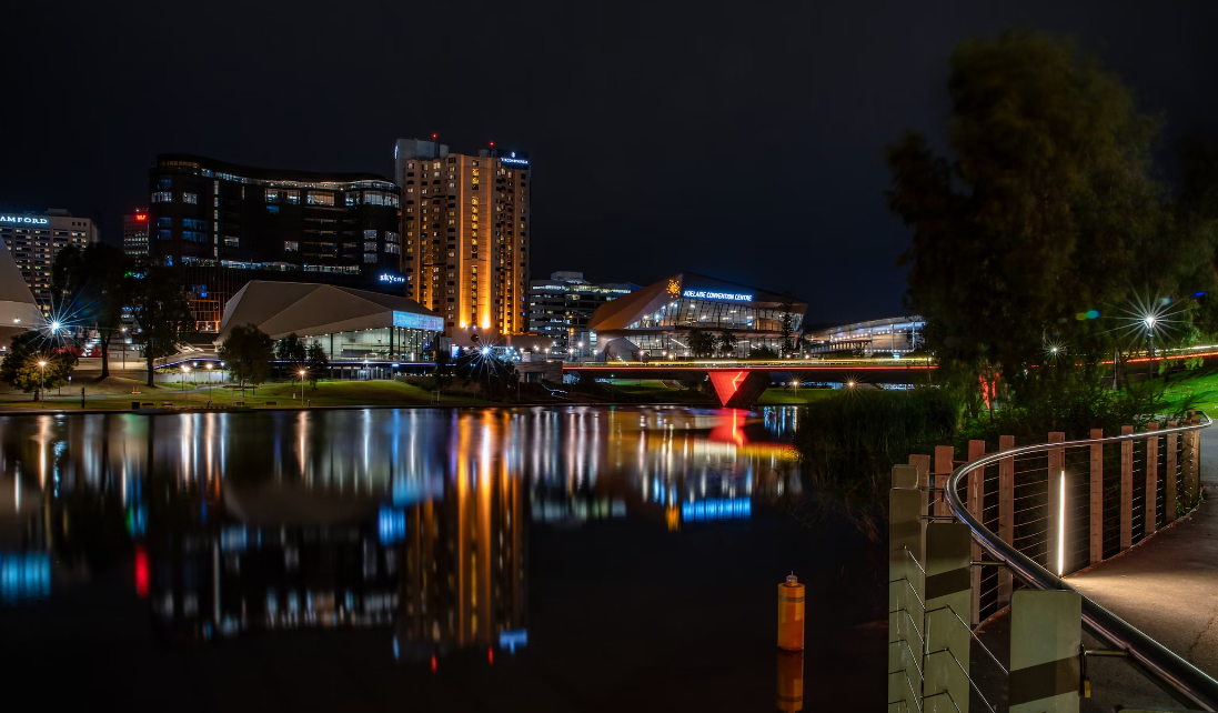 에든버러 : 에든버러 성, 아델라이드 강, 홀리루드 궁