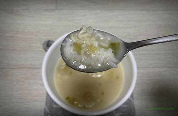 오뚜기 순후추 라면(사골곰탕 맛) 2022년 8월 밥 말아 먹기