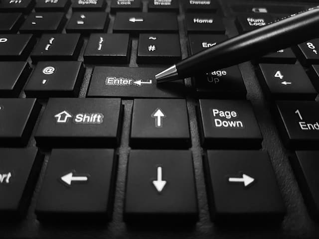 기계식 키보드 브랜드 비교: 로지텍·체리·레이저·덕키