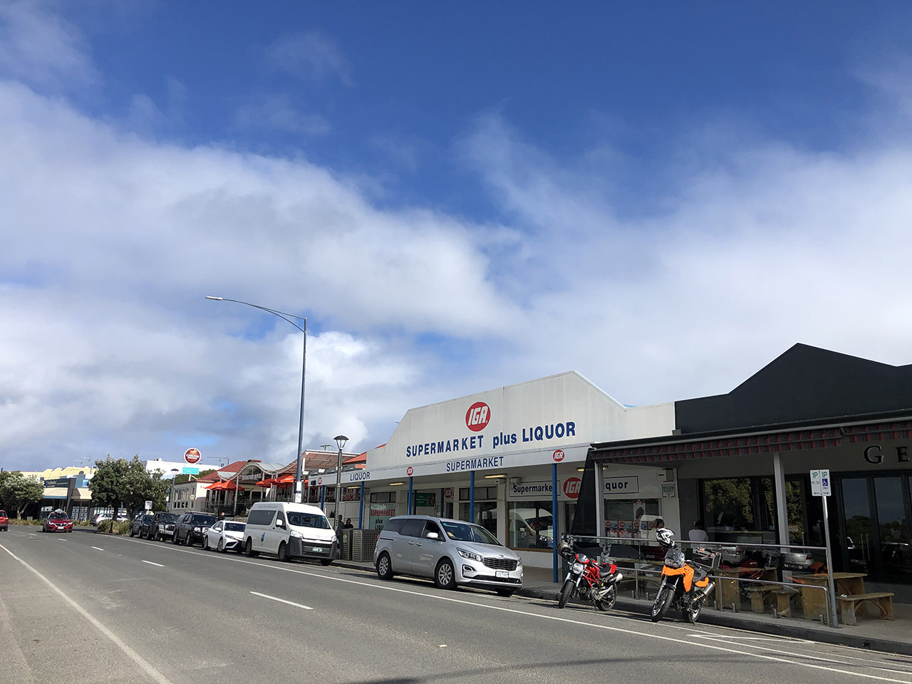 아폴로베이 마을