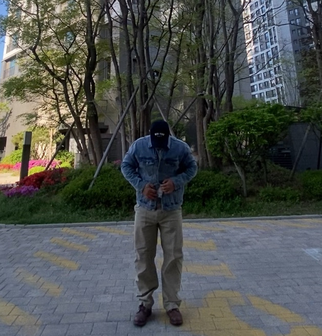 데일리룩('26. 4. 24.)윅 WICK 워싱 빈티지볼캡, 무신사스탠다드 데님트러커 청재킷, 유니클로 와플헨리넥 티셔츠, 무신사스탠다드 퍼티그팬츠, 레드윙 아이언레인저 앰버하니스