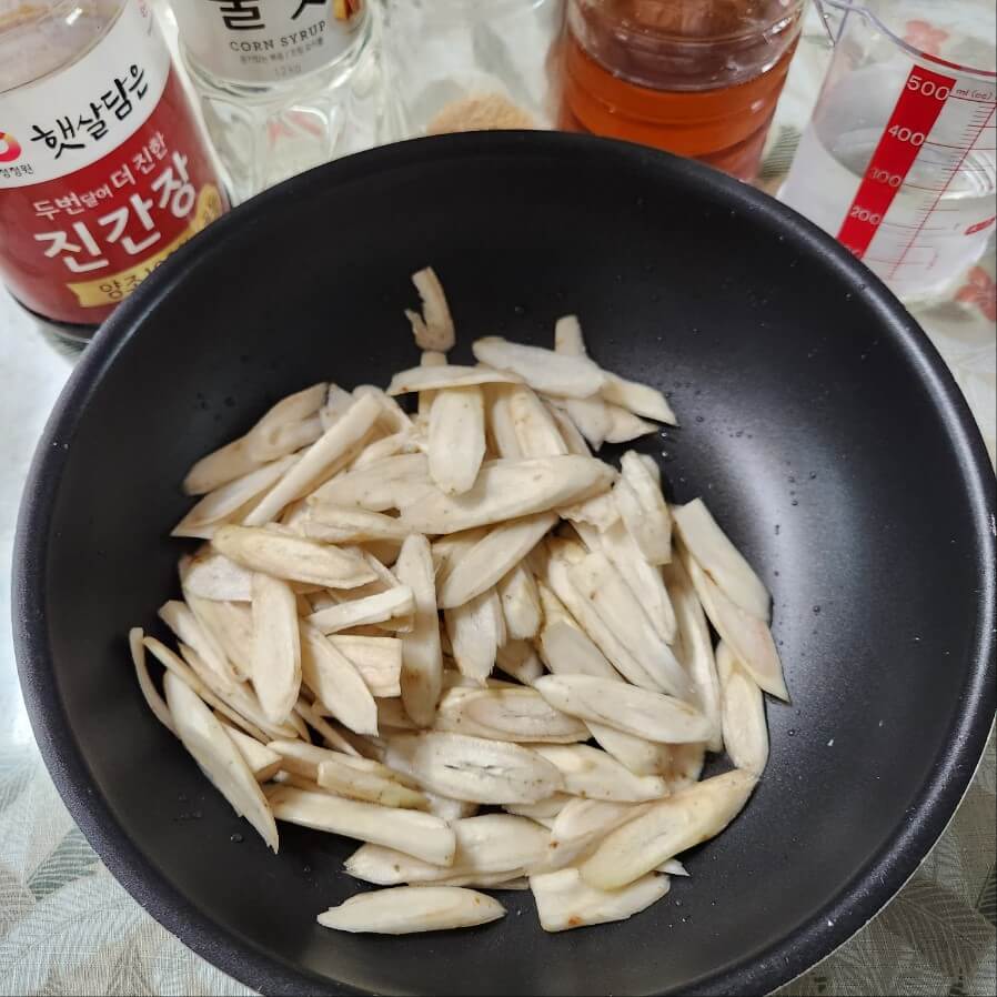 우엉 쓴맛 우엉조림맛있게하는법 우엉장아찌 만들기 우엉장아찌