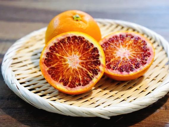 건강과일인 모로 오렌지