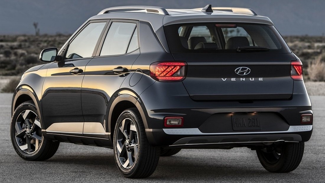 현대 베뉴 뒷모습 사진