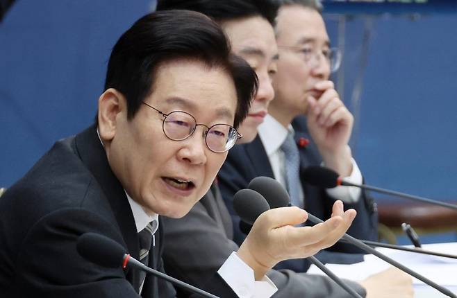 이 대통령, 종편 편파성 지적 "방송인지 편파 유튜브인지" 저격