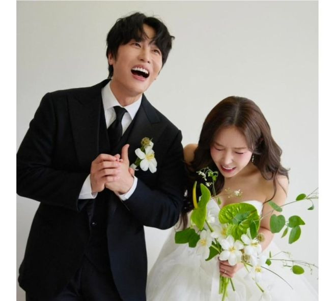 신지&hearts;문원 나이&middot;프로필&middot;신혼집&middot;돌싱 논란 총정리: 결혼 발표 후 생활고 고백?