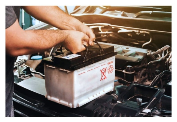 자동차 배터리 수명과 교체시기 관리 방법 방전시 해결 방법