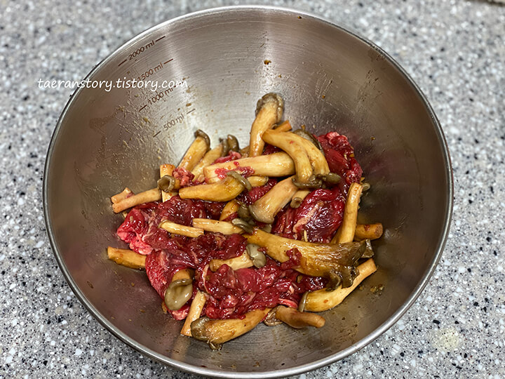 궁중떡볶이-고기-양념