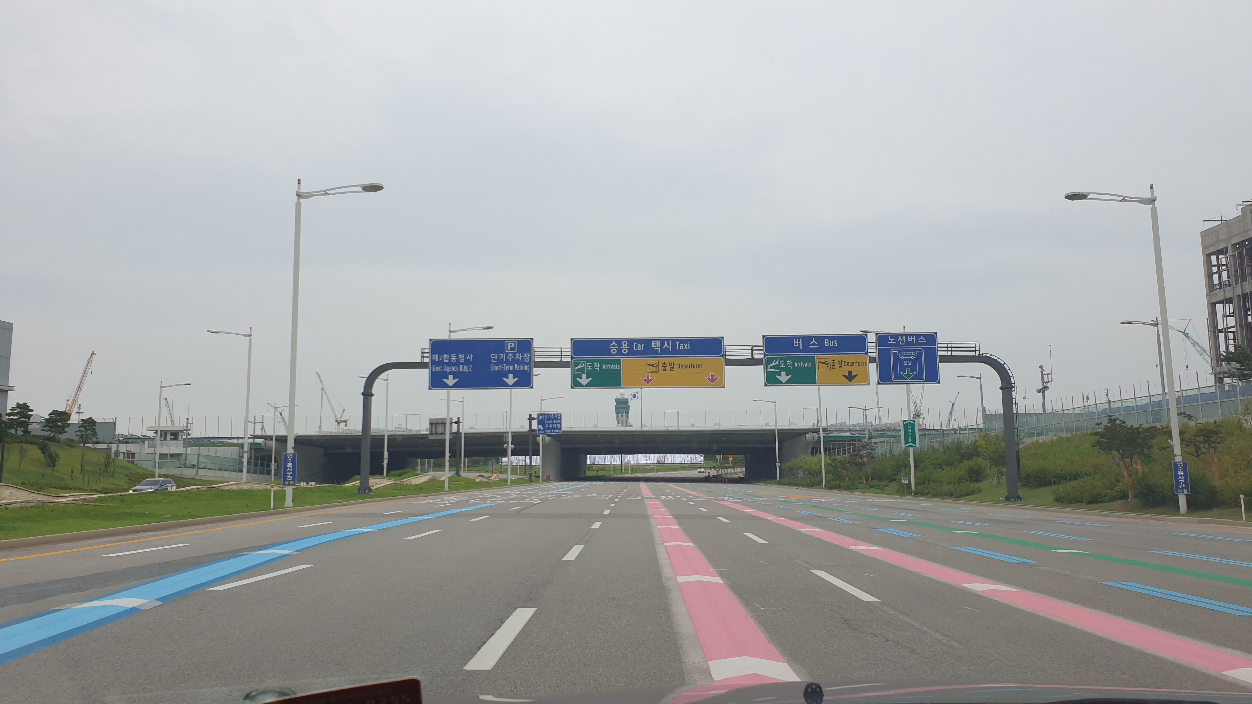 단기주차장 표시판