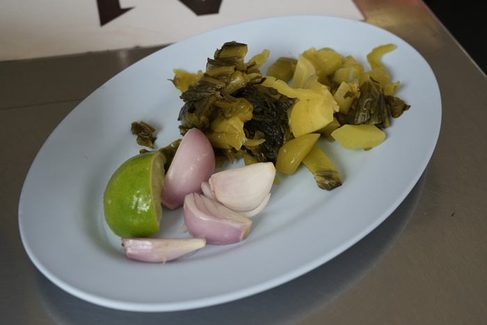 카오쏘이_매싸이_카오쏘이_곁들임_채소