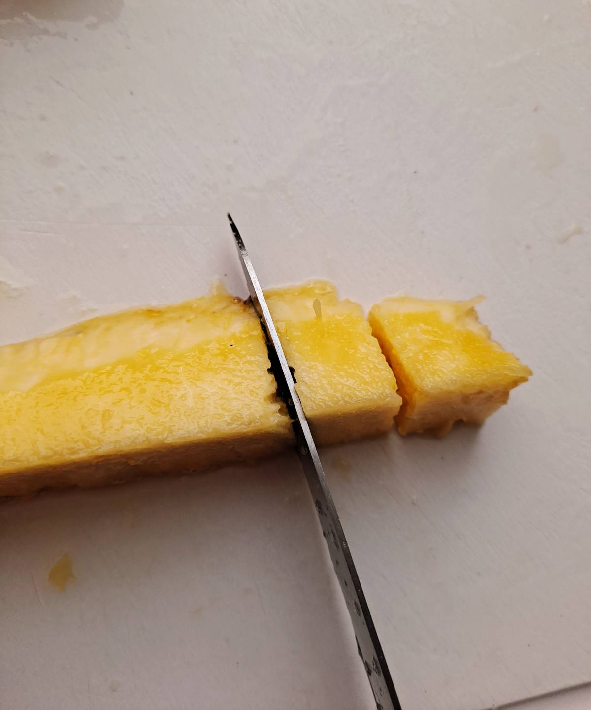 파인애플 속살 자르기