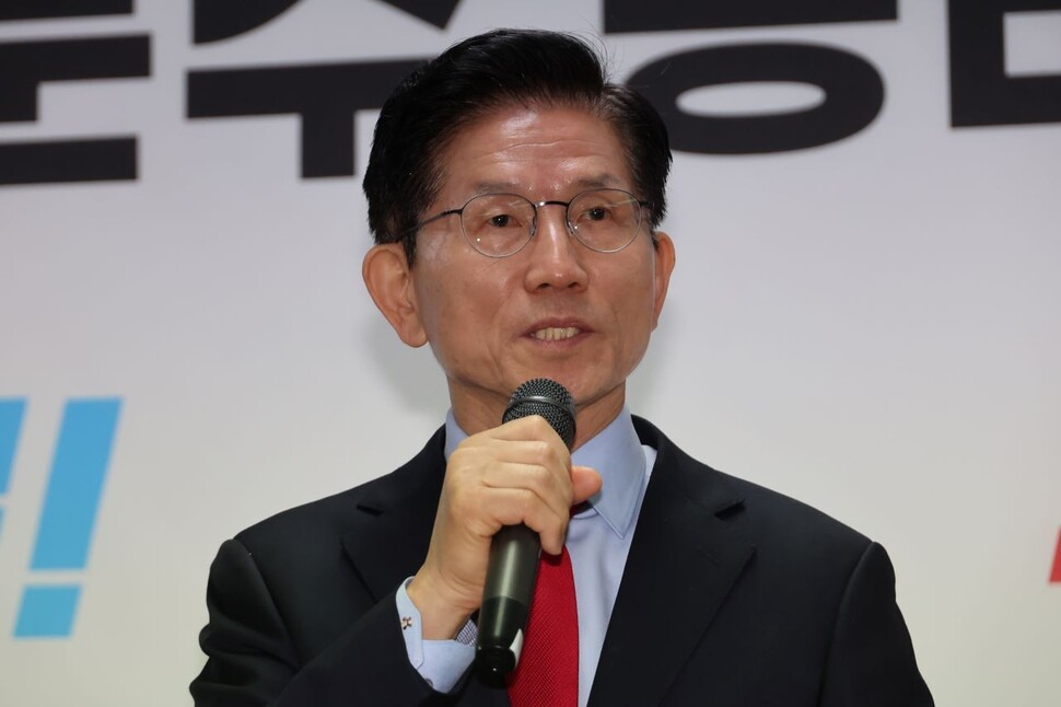 김문수 긴급 기자회견 현장 모습