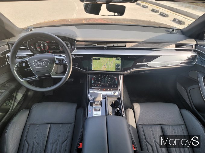 더 뉴 아우디 A8 L 55 TFSI 콰트로 프리미엄