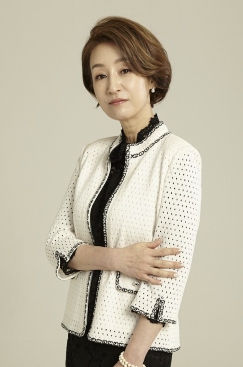 남기애 우아함