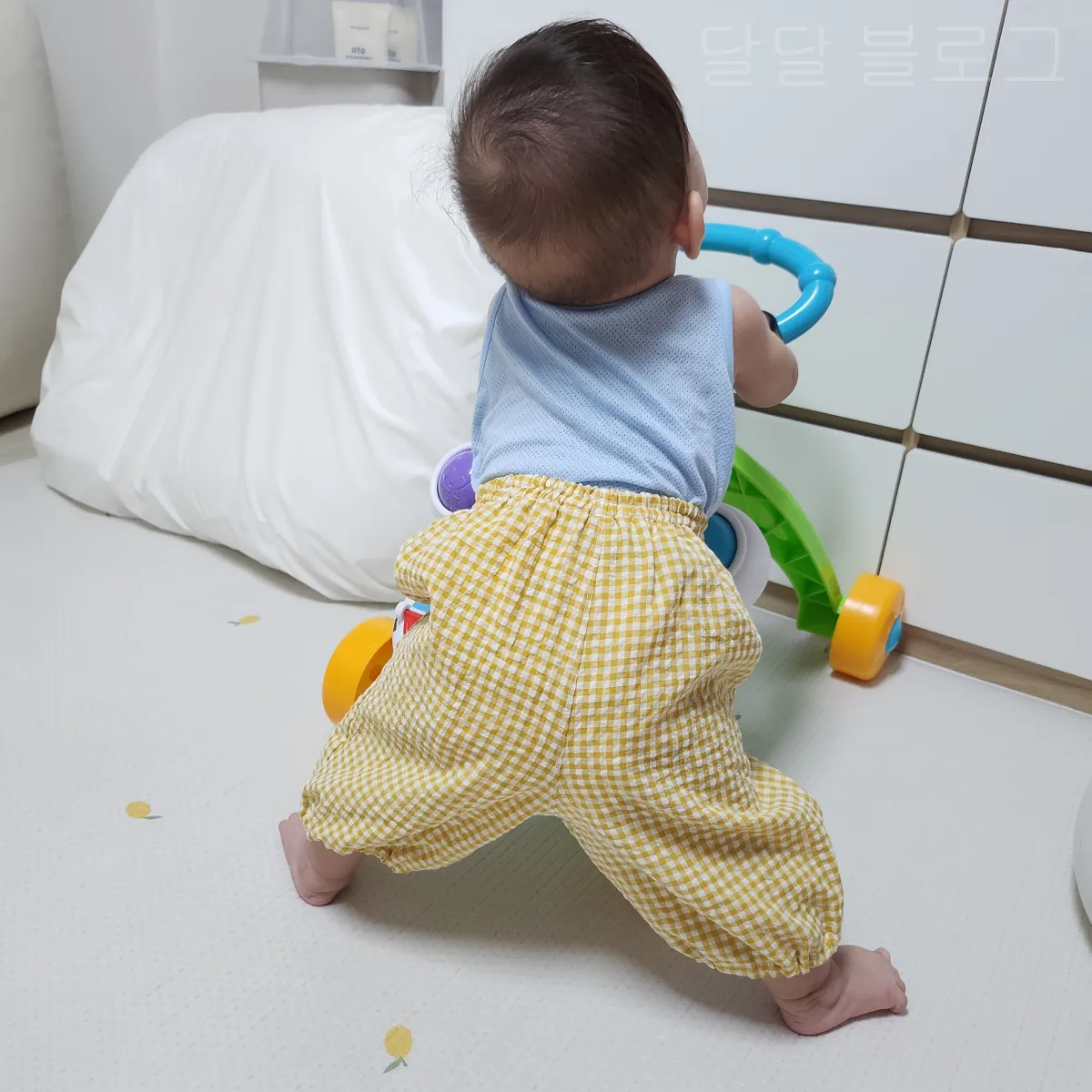 8개월-아이-놀이-방법-걸음마-보조기-보행기