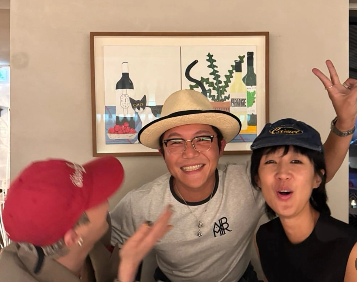 홍진경 지드래곤, 홍진경 파김치,지드래곤 생일파티, 홍진경 이혼, 홍진경 22년 결혼 파경
홍진경 근황, 지드래곤 홍진경 인연, 연예인 생일 선물 화제, K-POP 스타 생일파티
파김치 선물 의미