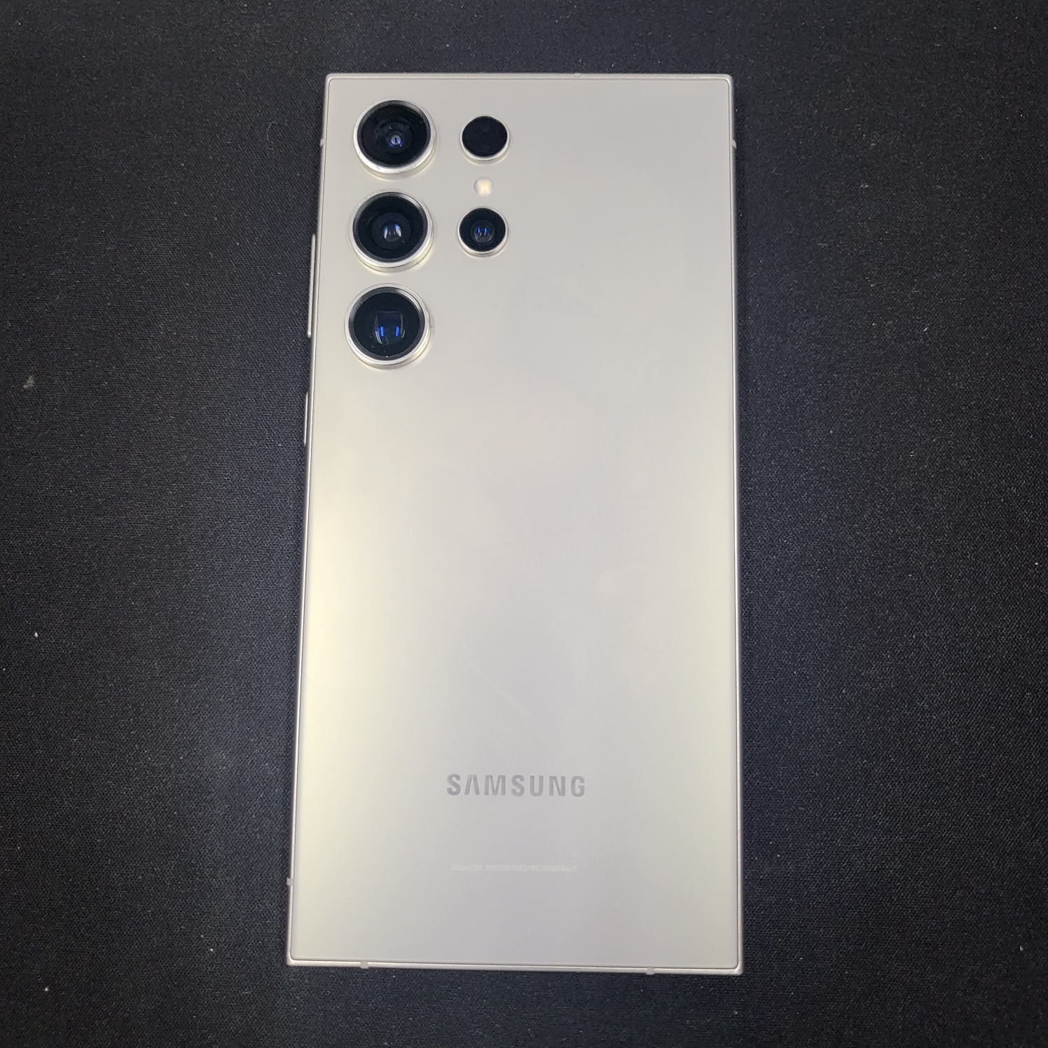 갤럭시S24 울트라 티타늄 그레이 후면