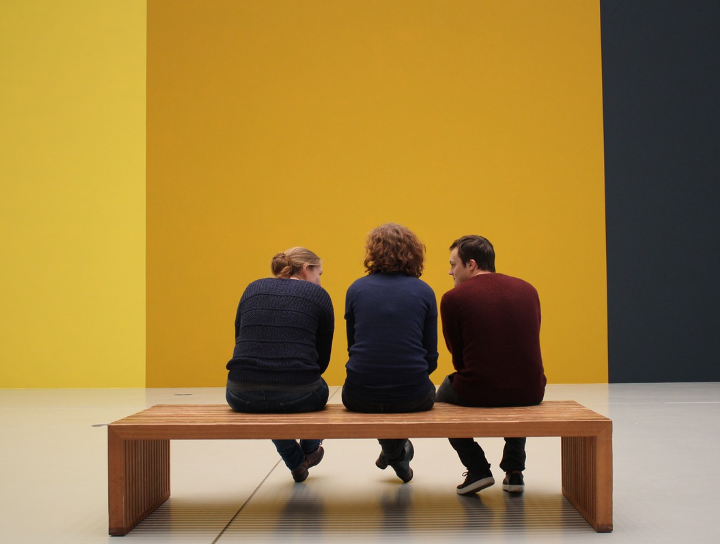 지역 문화를 기반으로 한 팝업 갤러리: 마을과 예술을 연결한 사례.