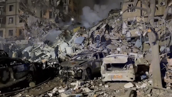 러시아 미사일 공격을 받은 우크라이나 아파트