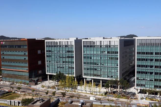 LG이노텍, 3분기 영업이익 2037억 고부가 카메라 모듈이 큰 역할