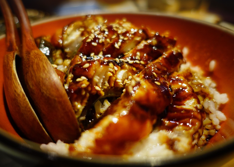 장어덮밥의 모습