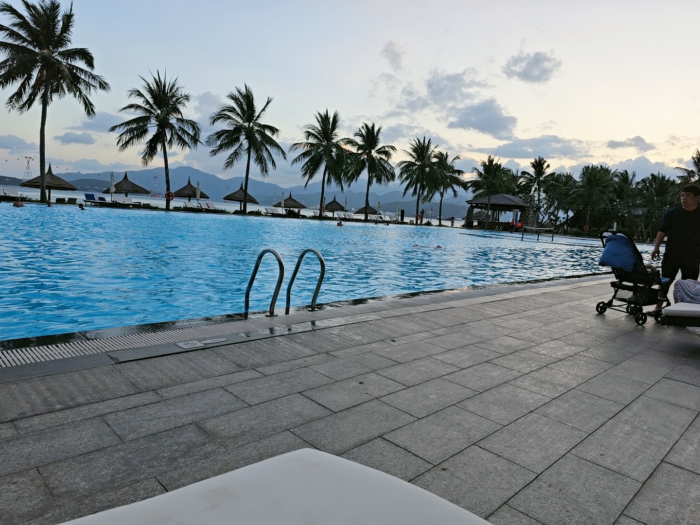 빈펄 리조트 앤 나트랑 호텔 풀장 이미지