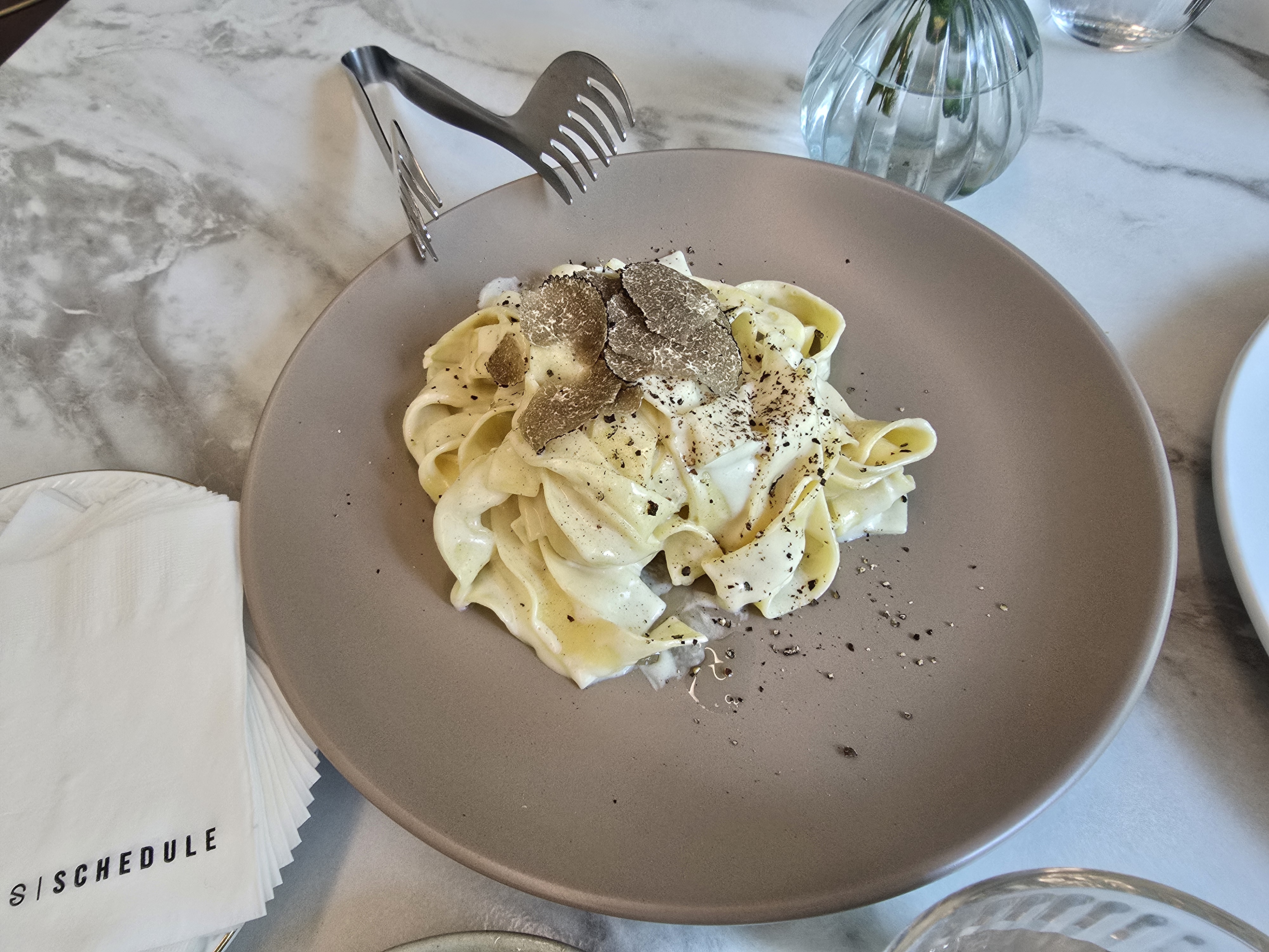 트러플치즈힐 파스타