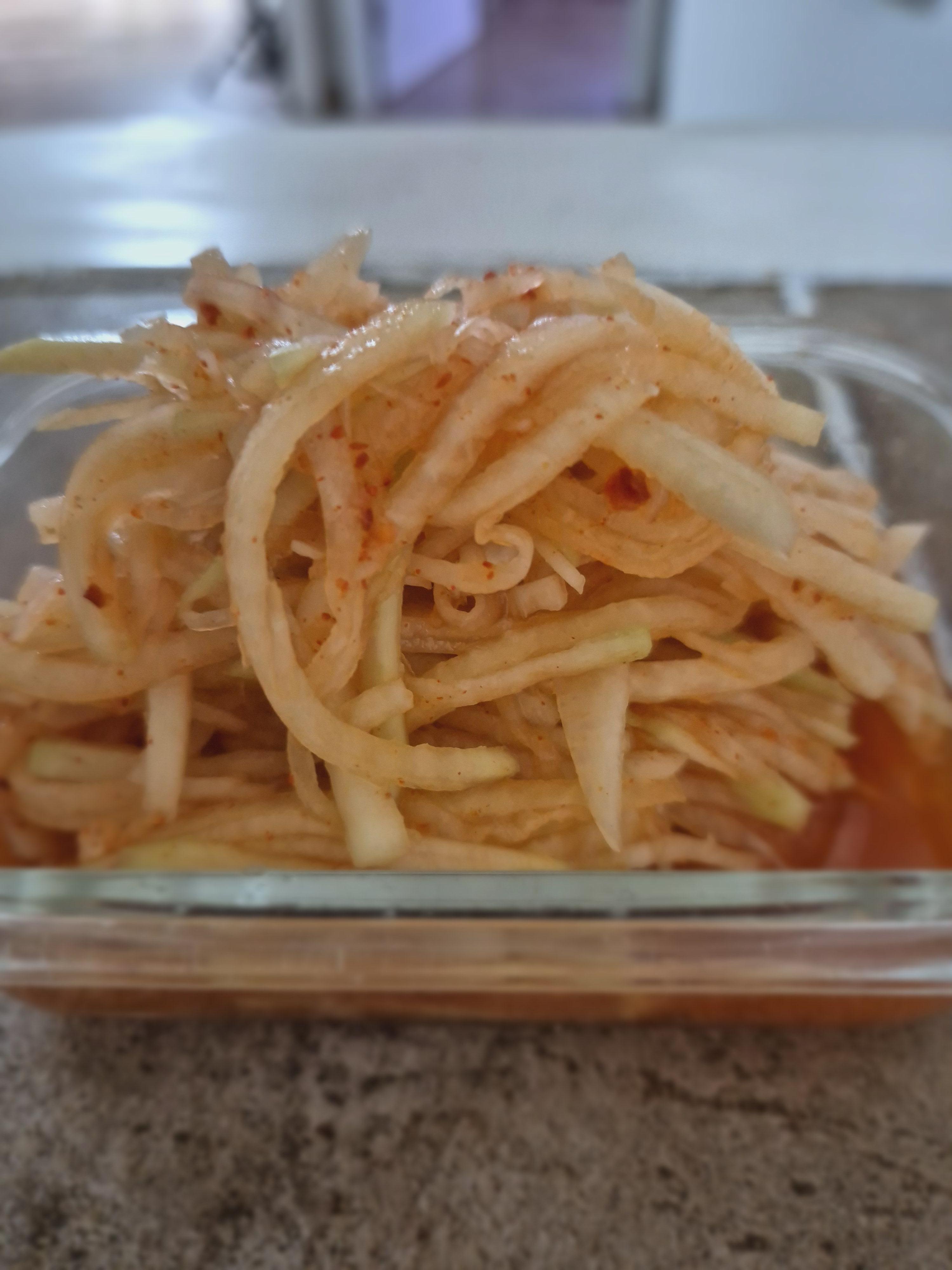 새콤-달콤-무생채