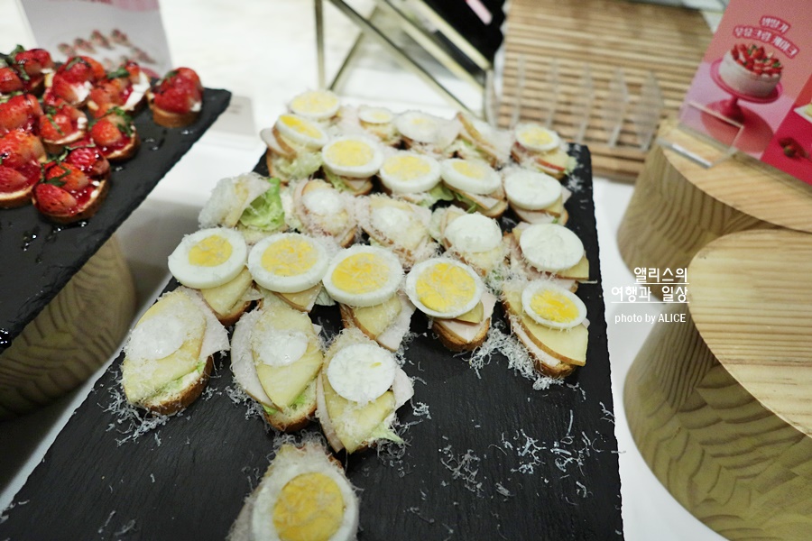 2023 빕스 딸기 퍼레이드 런치 솔직 후기 + 90% 할인쿠폰 샐러드바 가격