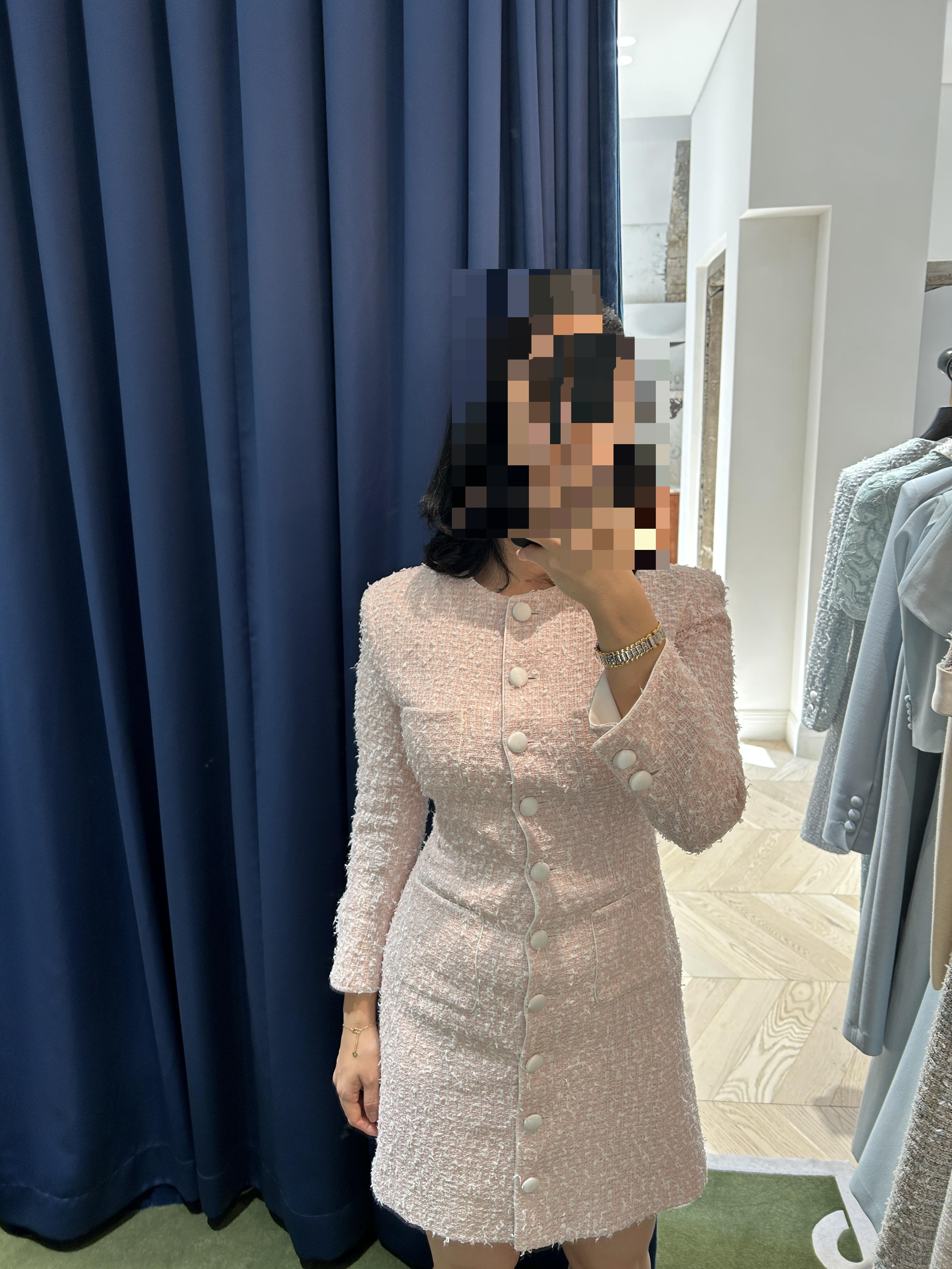 아보아보 핑크 실크 새틴 트림 트위드 착용