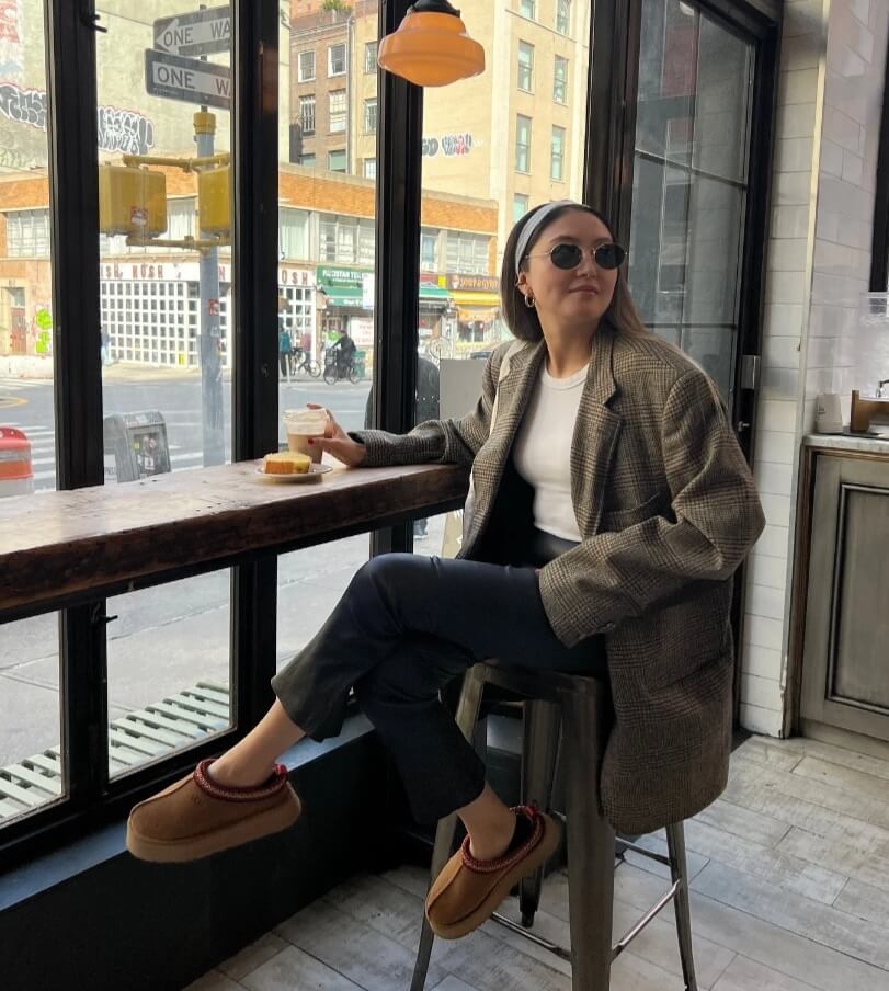 어그 타즈 착용