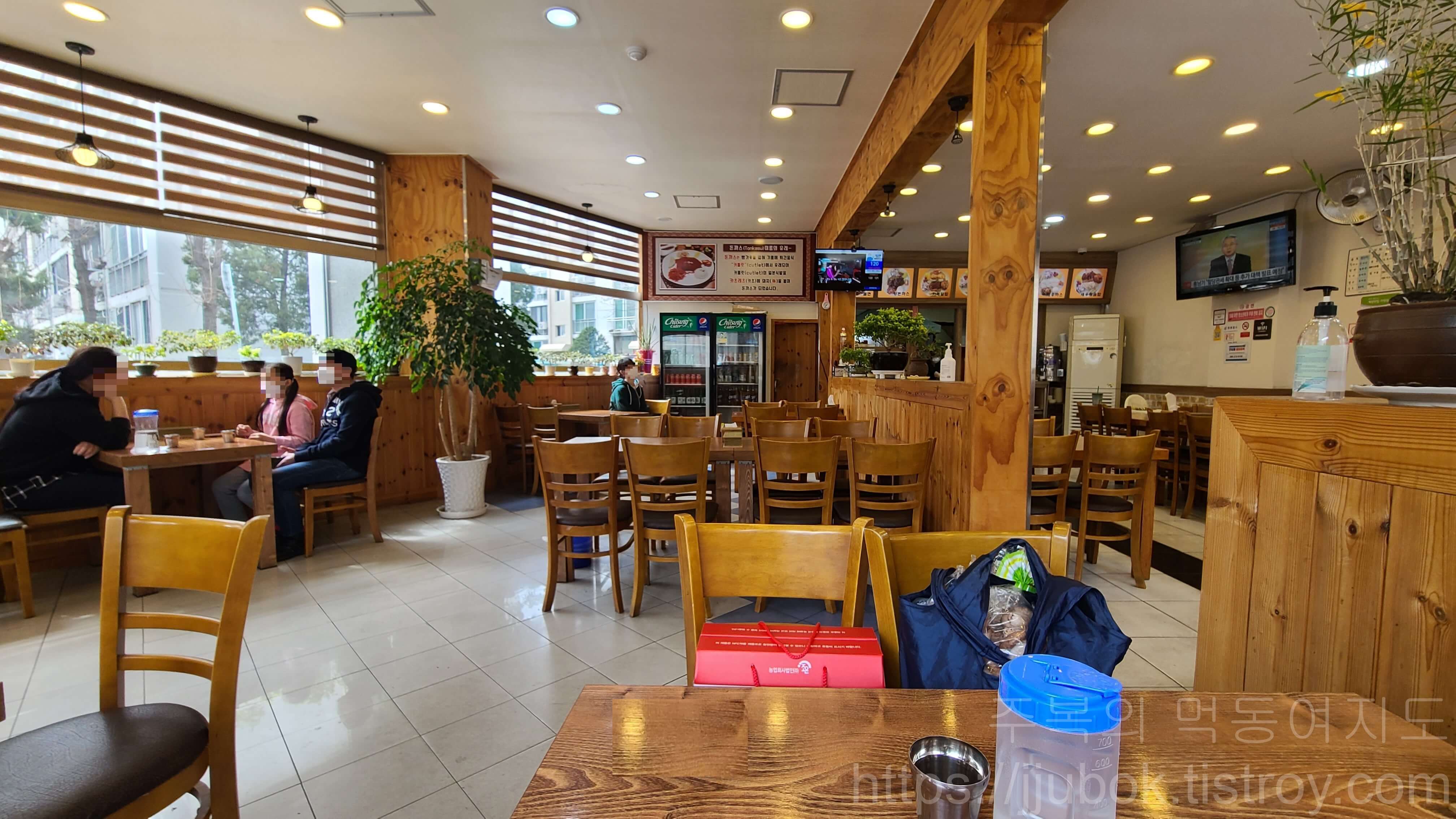 하이포그-돈까스-분위기-2