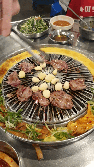 갈매기살-굽는-중